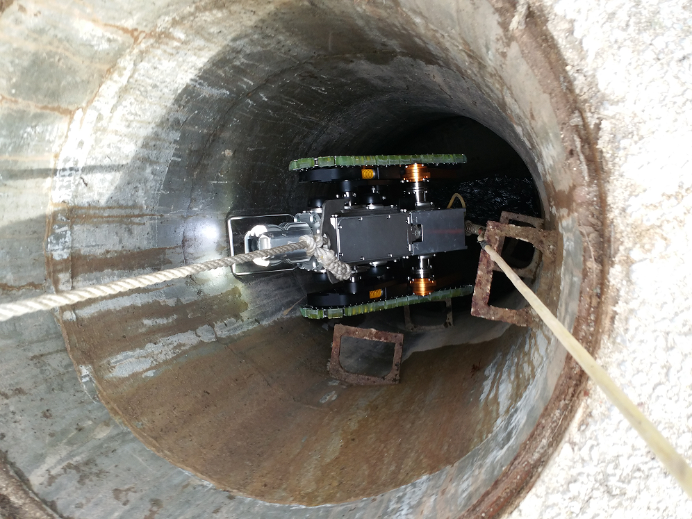 Crawler robot for crawler inspection